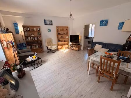 carmaux - grand appartement t3 d'environ 81m²