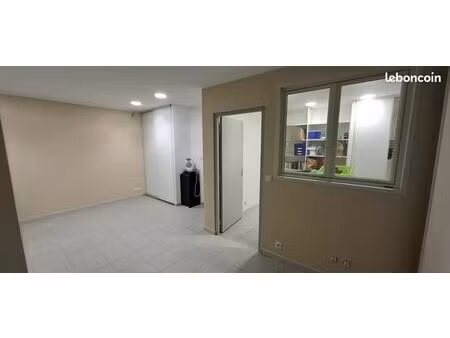 location local 200 m² la garde + 230m2 terrain clos - ou local stockage uniquement