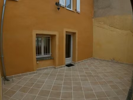 maison de village f3 85m² avec terrasse fermée