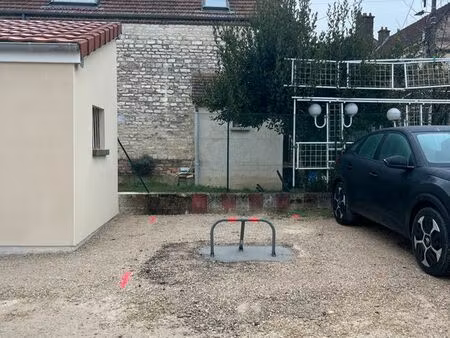 place de parking sécurisée – copropriété privée – saint-savine