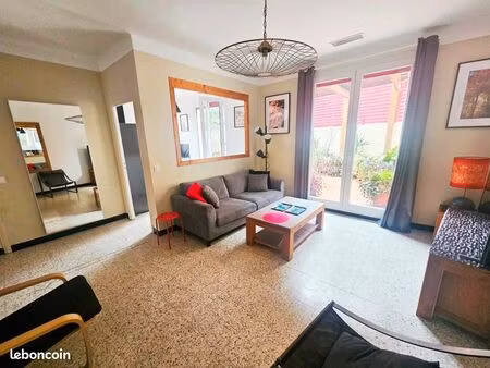 charmante maison de ville perpignan centre avec climatisée 90 m² t3 meublée avec grande te