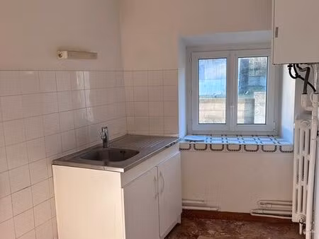 f2 duplex 39m²- parking gare souppes sur loing-chateau landon