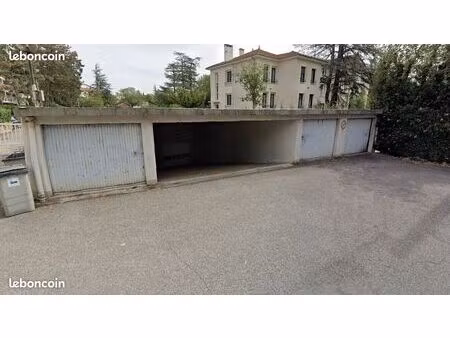 location garage à l'amiral courbet romans-sur-isère rue gambetta