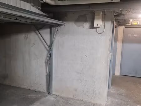 box fermé sécurisé angle rue henon et gorjus à cx rousse