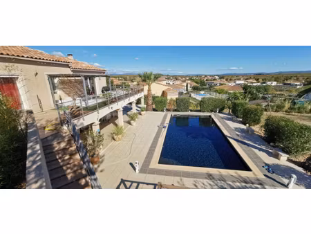 villa exeptionnelle avec potentiel locatif sur un très grand terrain