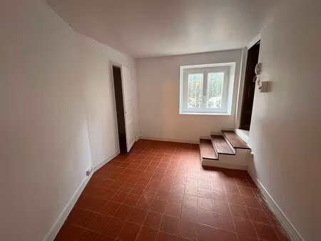 t2 en rez-de-chaussée – proche hôtel du palais et grande plage –