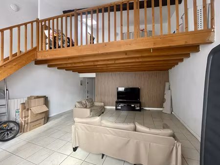 nimes centre. charmant appartement type 3 duplex