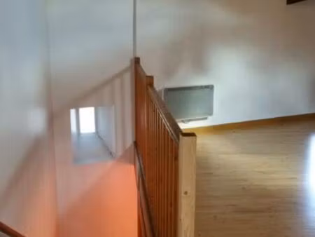 t2 traversant de 52 m² sur lissieu