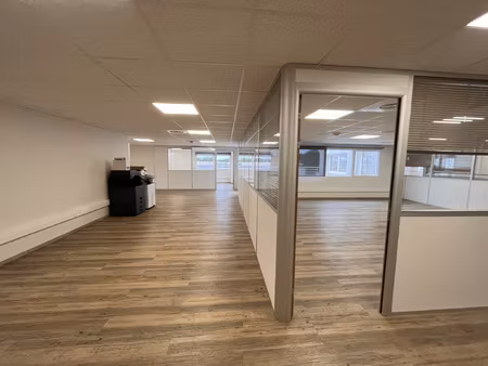 plateau de bureaux en excellent état - 246.6 m2 - la farlèd