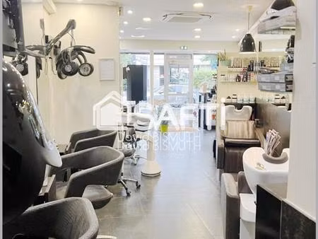 salon de coiffure a vendre de 55 m2 situé à courbevoie avenue marceau loyer 800€/mois