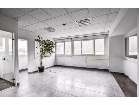 local commercial besançon 82 m2