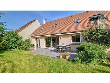 maison familiale 5 chambres à champs-sur-marne lumineuse 