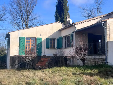 maison de plain-pied avec piscine et terrain de plus d'1 hectare  secteur barjac