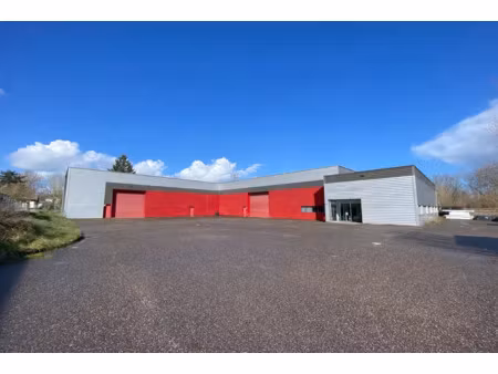 entrepôt 1 570 m² avec bureaux