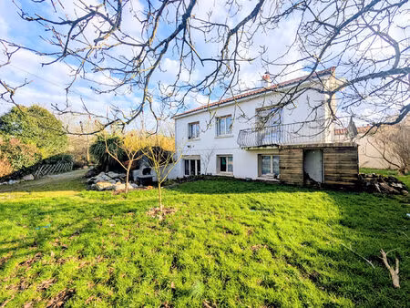 maison familiale 136 m² à venansault ? grand terrain 1 300 m² ? double garage indépendant 