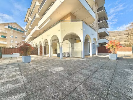 rare : t3 avec terrasse de 134 m²
