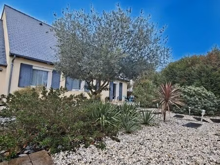 spacieuse maison de 5 chambres  double garage et jardin