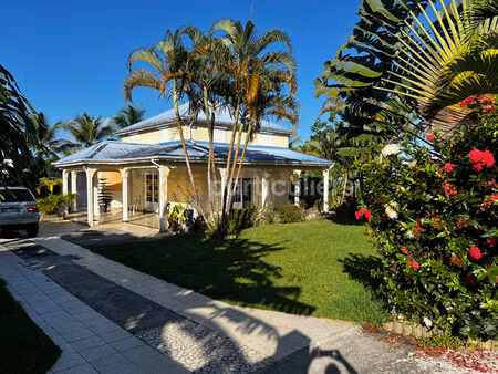 à vendre ? villa spacieuse avec piscine à baie-mahault (secteur la retraite ? 97118)