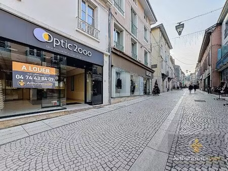 location local commercial 2 pièces 100 m2 à bourgoin-jallieu