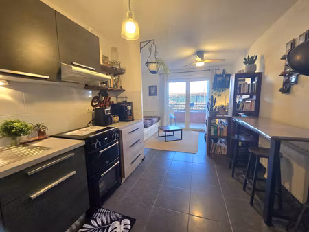 appartement t2 -terrasse-place de parking sous sol