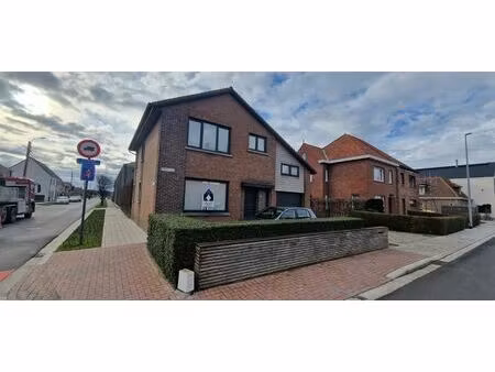 huis te huur in bavikhove met 3 slaapkamers