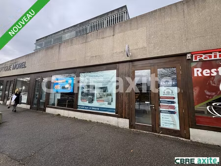 location local commercial 77m² bourgoin jallieu 38300