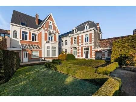 multifunctionele prestigieuze eigendom in het centrum van lokeren