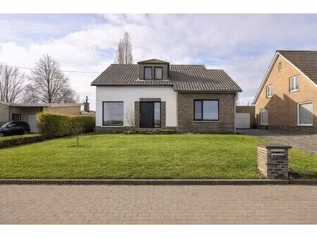 verder te renoveren gezinswoning op prachtig perceel grond 1.059 m²