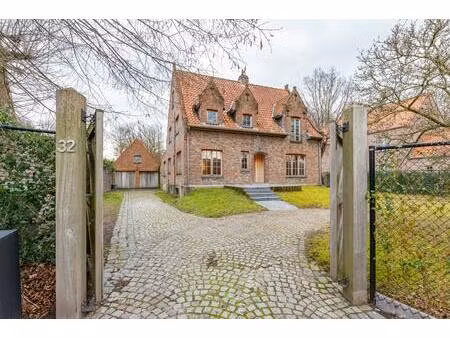 karaktervolle villa met 6 slaapkamers in assebroek