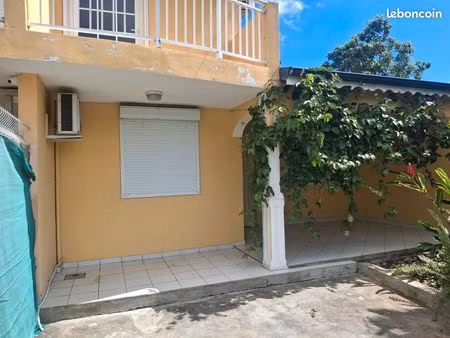 maison mitoyenne à louer aux abymes