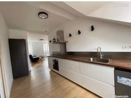 à louer – appartement t3 rénové – pau centre