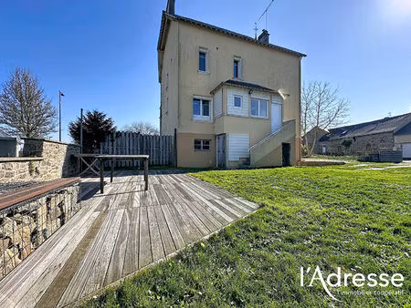 vente maison 8 pièces  140.00m²  commer
