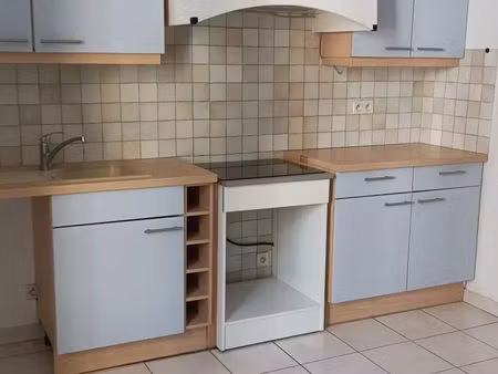 location appartement 2 pièces 28 m² à peyrolles-en-provence (13860)