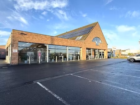 instapklare kantoorruimte van 278 m² op commerciële topligging – erpe-mere