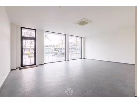 handelspand / kantoor te huur – topligging aan station