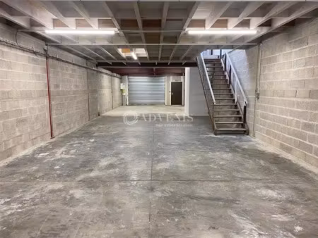 local d'activités a louer