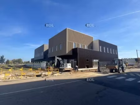 a vendre - local d'activité à 630 m² à buchelay (78)