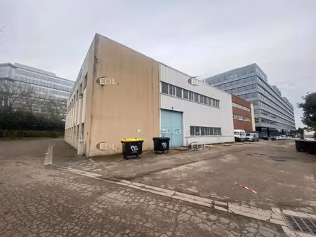 à louer : entrepôt avec bureaux de 866 m² à fontenay-sous-bois (94)