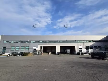 à louer : bâtiment d'activité de 4 200 m² à ivry-sur-seine (94)