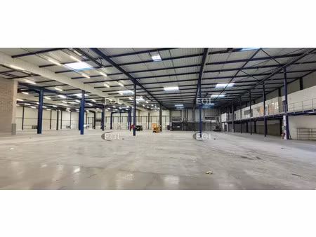 a louer - bâtiment à usage d'entrepôt avec bureaux de 10 770 m² à miribel (01)