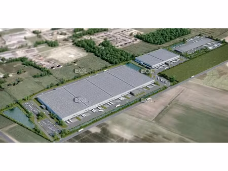 a louer disponible immédiatement 12 000 m² extensibles