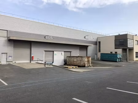 a louer : local d'activités/stockage de 1 122m² à gennevilliers