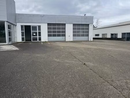 vente local commercial 1600m2 narrosse 40180 - 1700000 € - surface privée