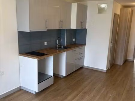 t2 / 32m² / gagny (rer e)