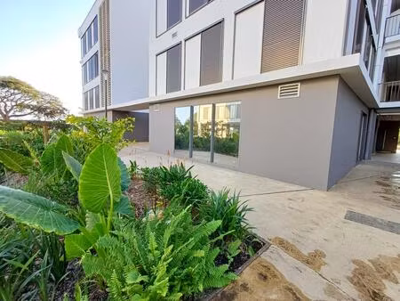 local commercial neuf 184 m² sainte-marie