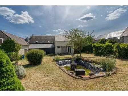 ancien corps de ferme divisé en 3 logements indépendants !