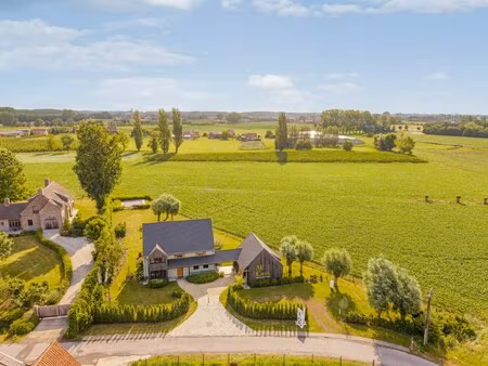 huis te koop in hansbeke met 4 slaapkamers