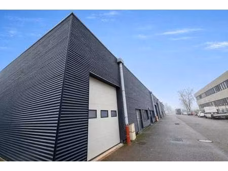 local d'activités à vendre