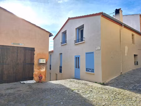 location maison de village 4 pièces 100m2 montalba-le-château 66130 - 635 € - surface priv