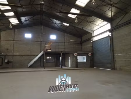 local d'activité 675 m²